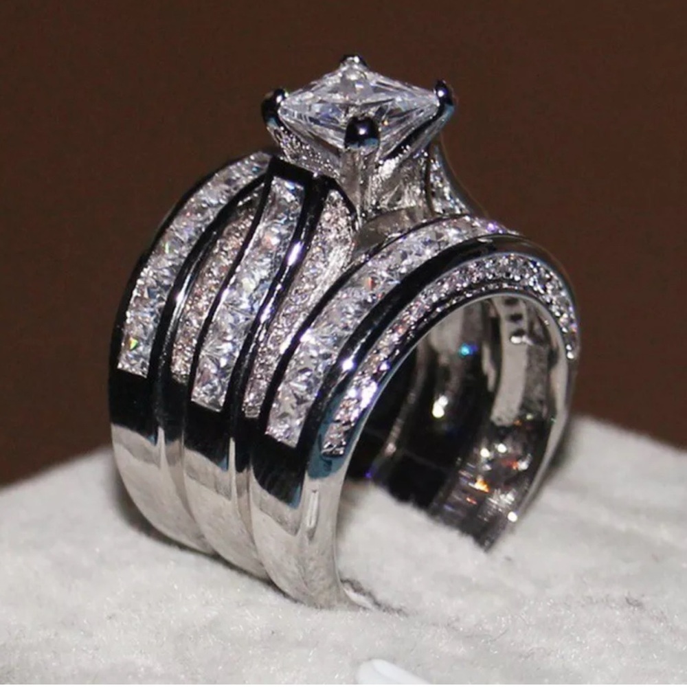 ENGAGMENT WEDDING RING